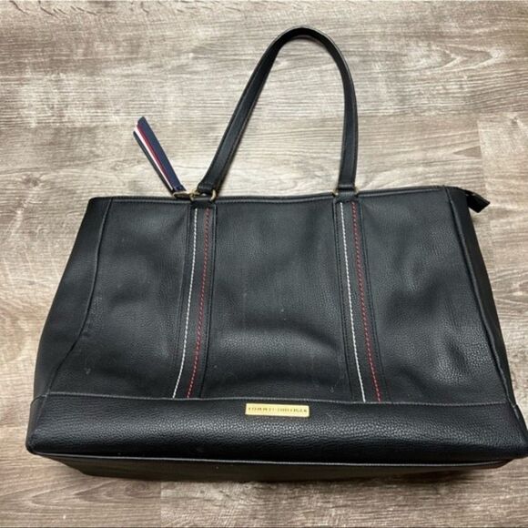 Tommy Hilfiger Handbags - Tommy Hilfiger Black Shoulder Bag